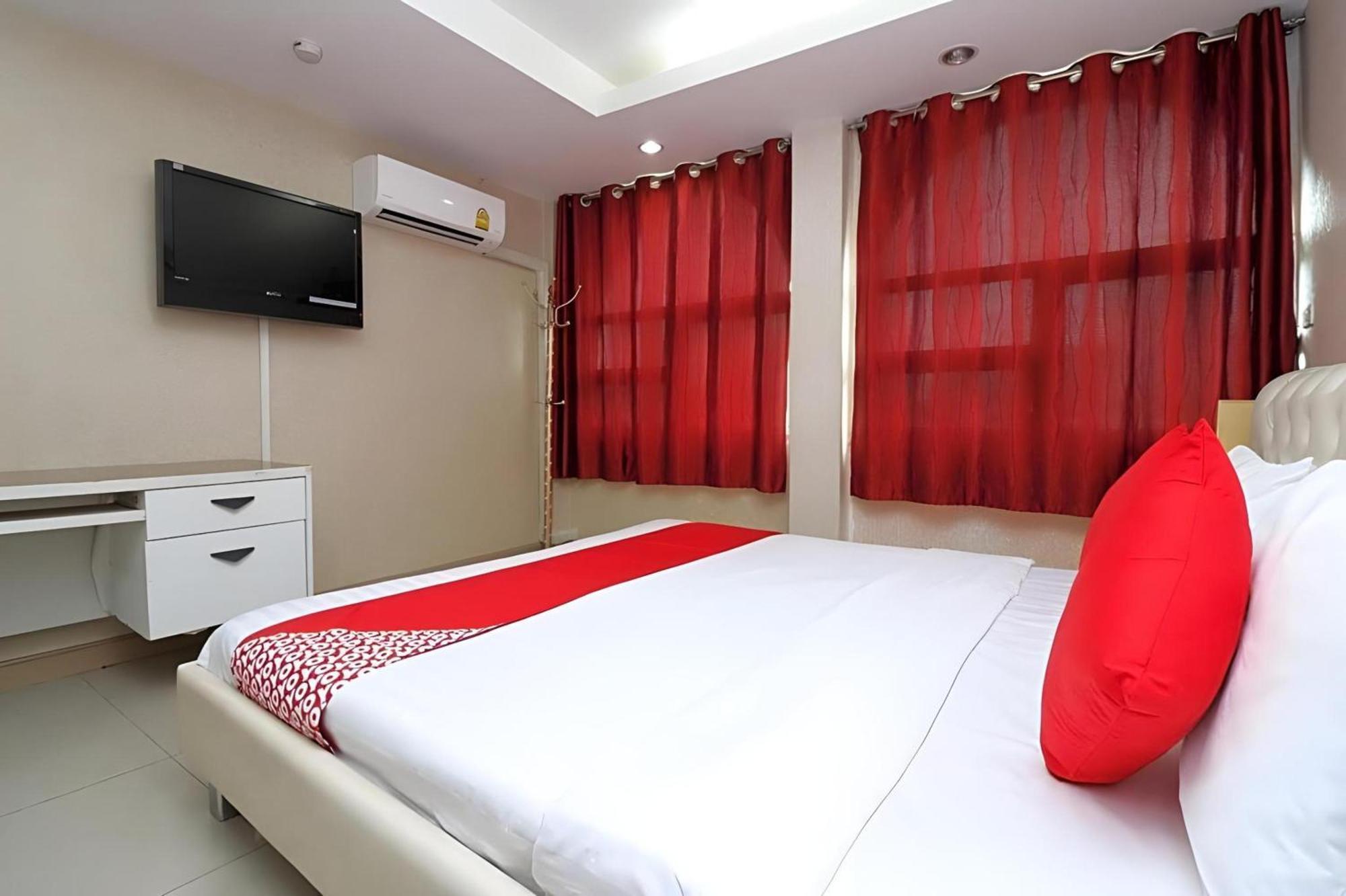 Diamond Residence Silom Bangkok Exterior photo