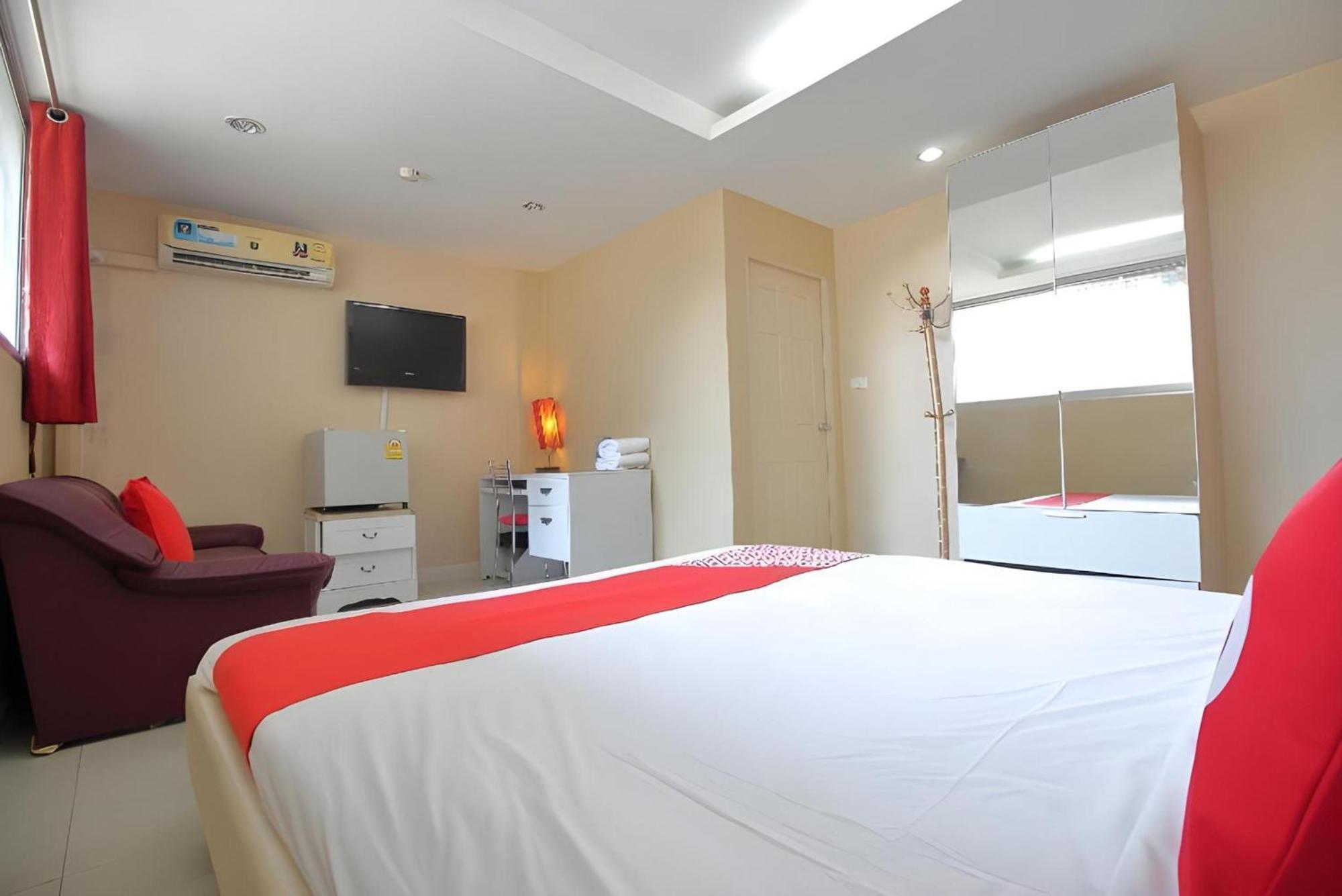 Diamond Residence Silom Bangkok Exterior photo