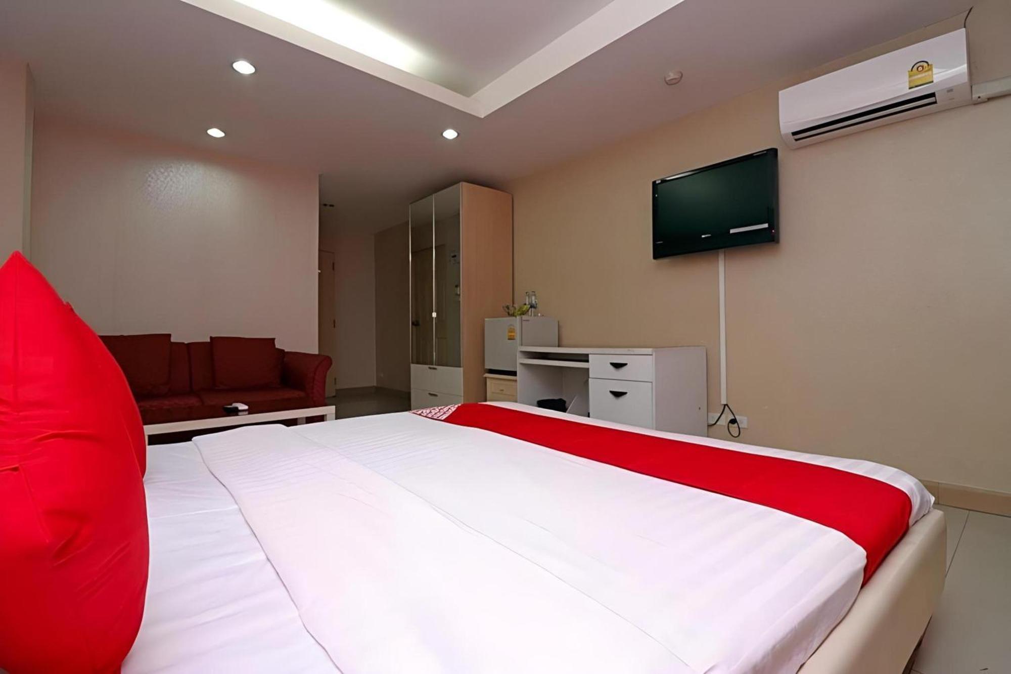 Diamond Residence Silom Bangkok Exterior photo