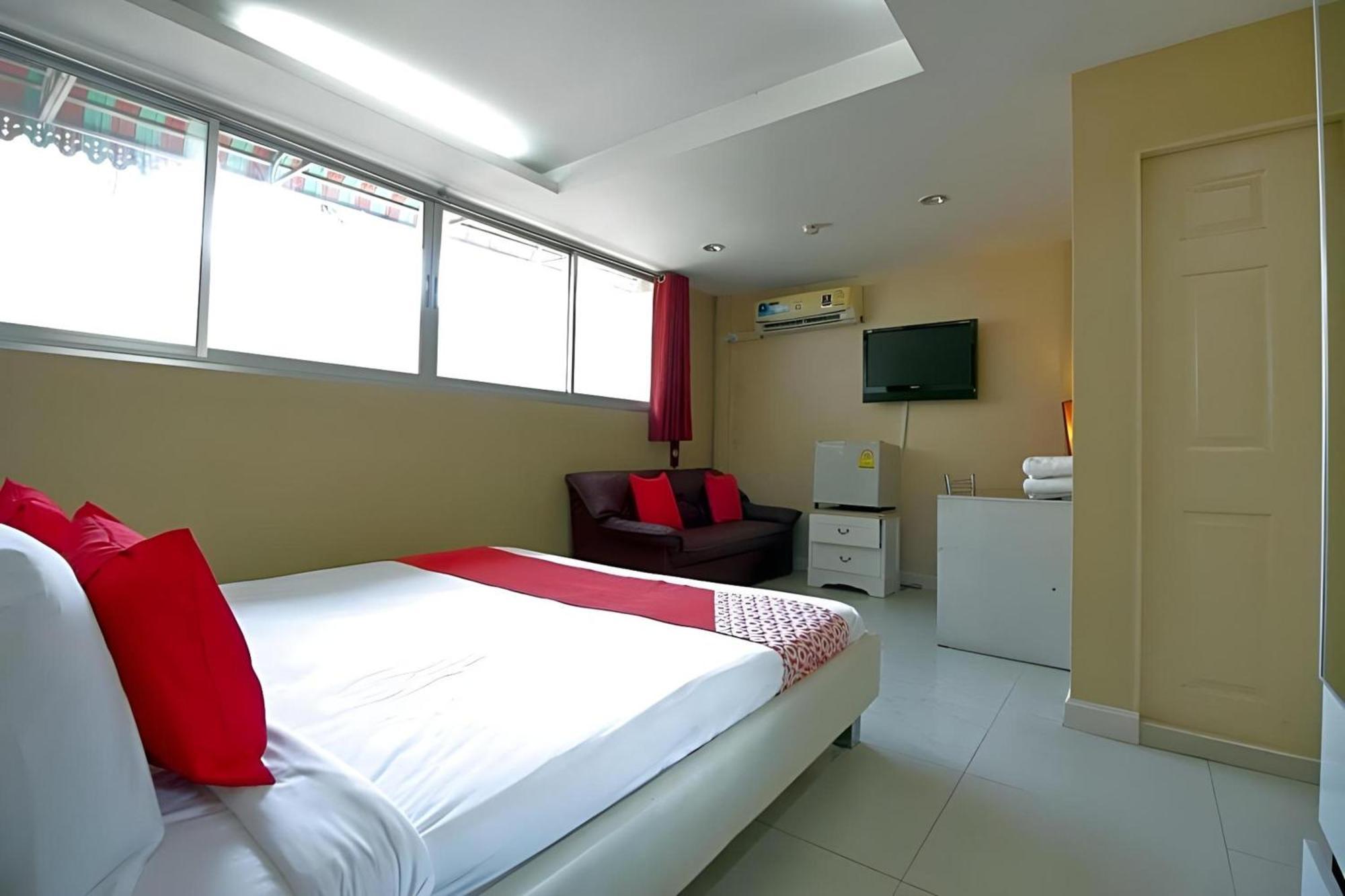 Diamond Residence Silom Bangkok Exterior photo