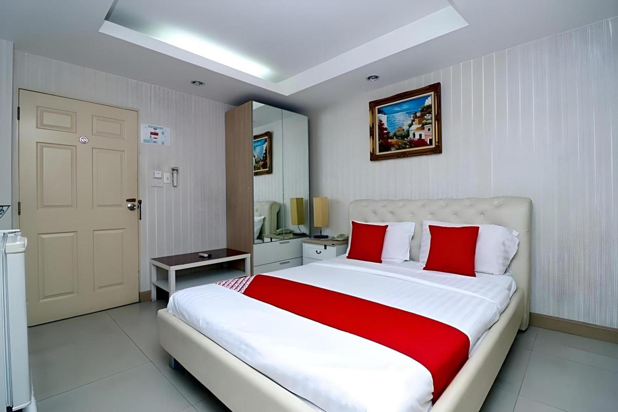 Diamond Residence Silom Bangkok Exterior photo